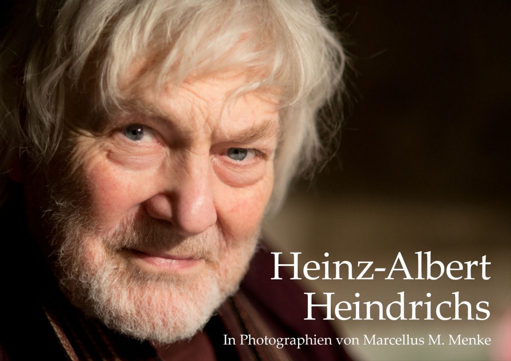 m4art screenBOOK: Heinz-Albert Heindrichs in Photographien von Marcellus M. Menke. Köln, Gelsenkirchen 2016, Seite 1.